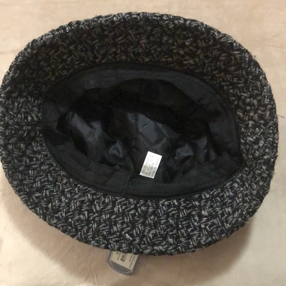 Women’s Hat - Picture 2 of 3